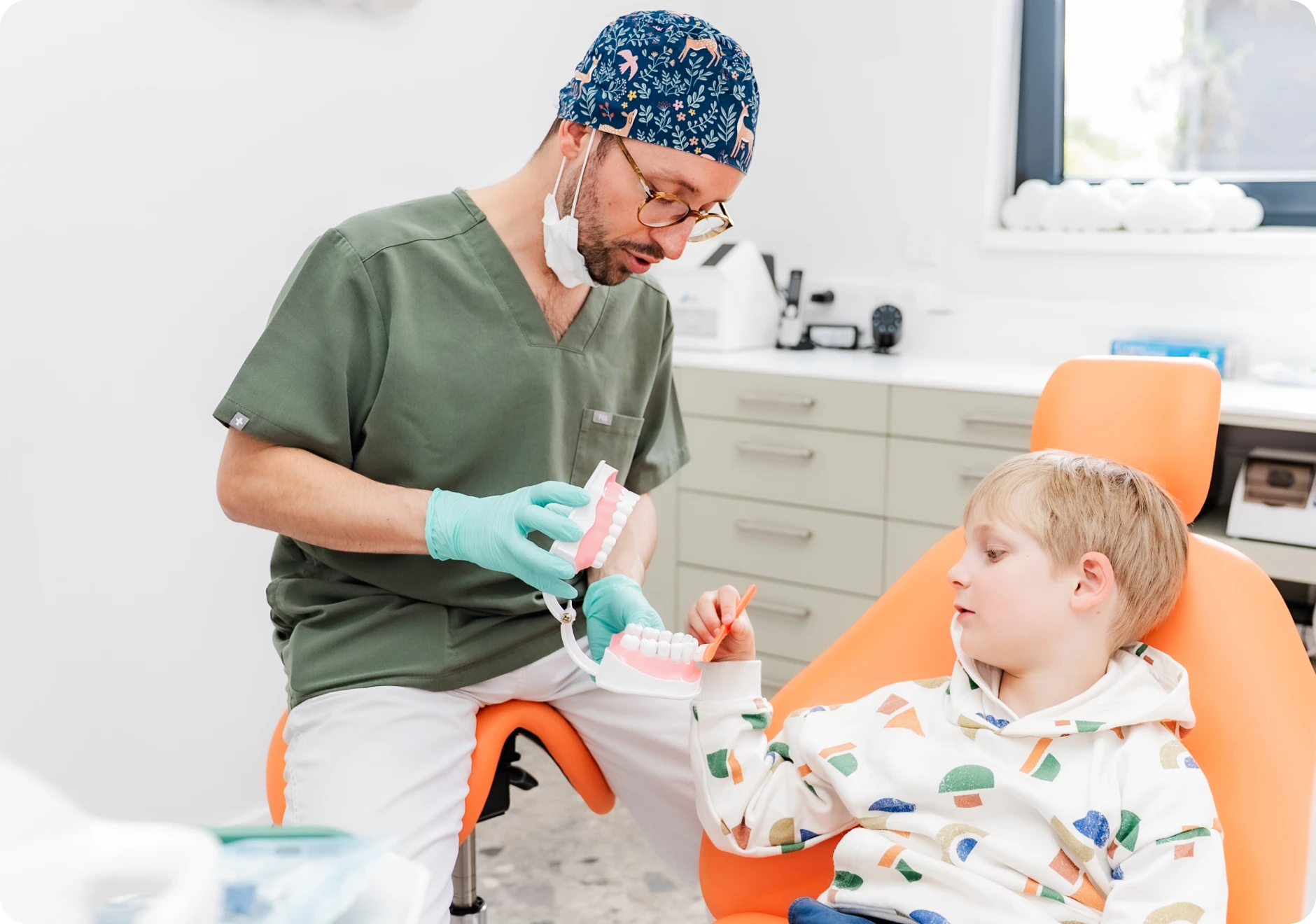Apprendre les bons gestes pour bien se brosser les dents